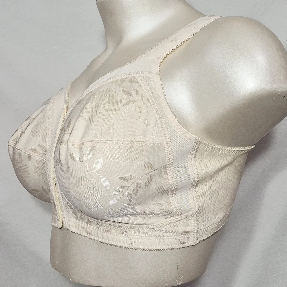 42DD Playtex 4695 18 Hour Comfort Strap Front Close Bra Light Beige NWOT‎
